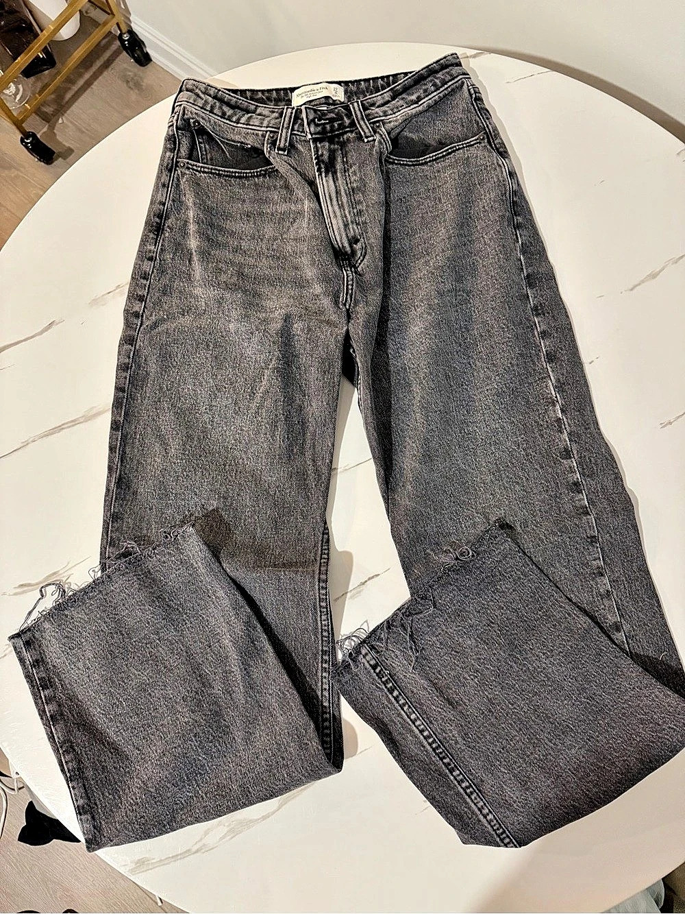 Abercrombie & Fitch High Rise 90s relaxed jeans, CURVE LOVE size 27 (4) LONG.